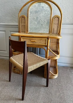 Coiffeuse en bambou et rotin avec tiroir et miroir, années 1970, style moderne du milieu du siècle.
