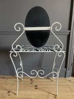 Coiffeuse en fer des années 50