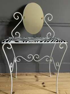 Coiffeuse en fer des années 50