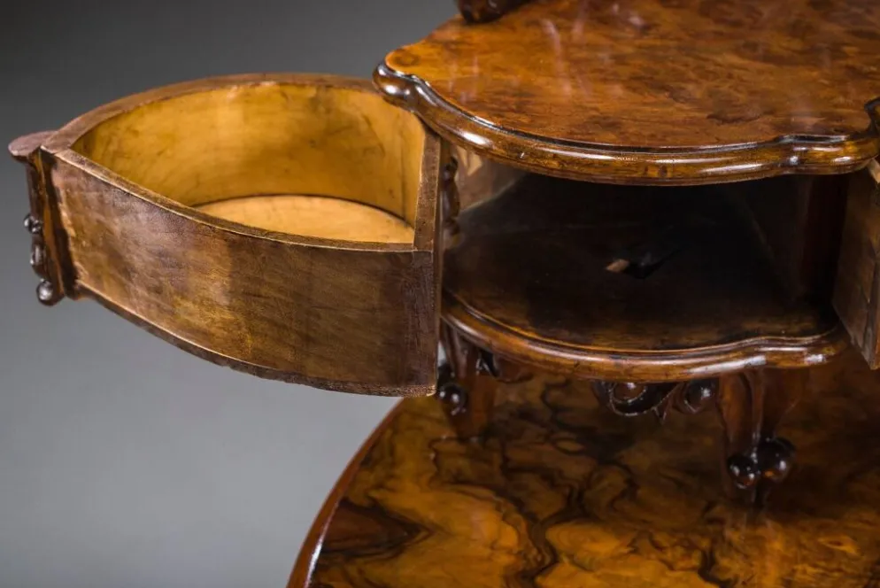 Coiffeuse en noyer Louis Philippe antique, 1860