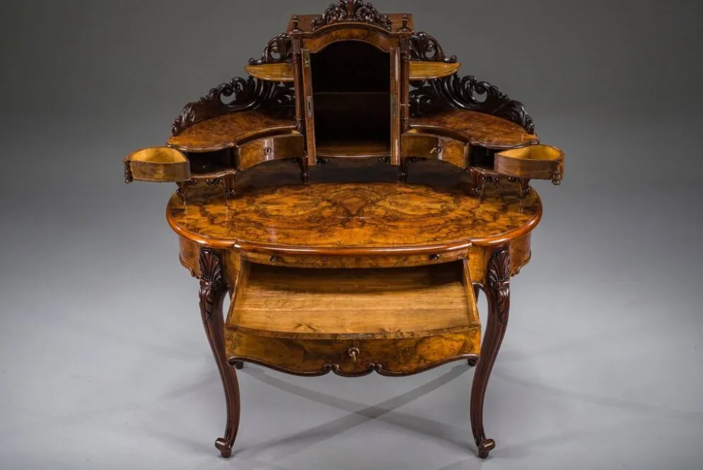 Coiffeuse en noyer Louis Philippe antique, 1860