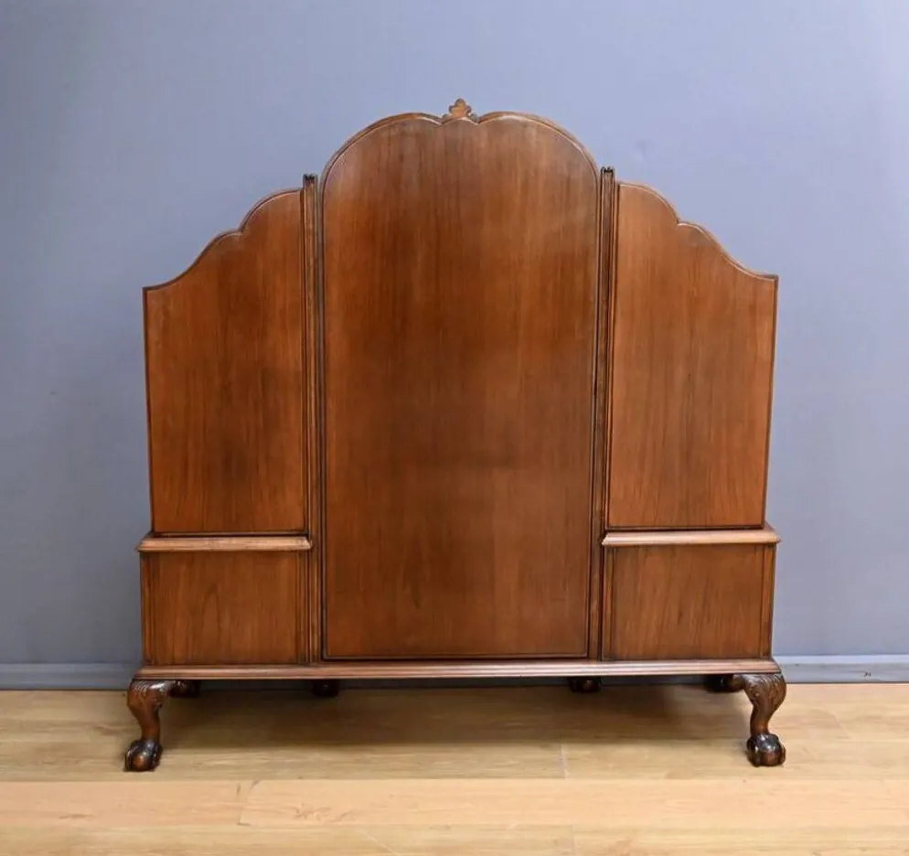 Coiffeuse en noyer, style Chippendale, Angleterre – 1930