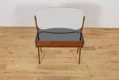 Coiffeuse en teck du milieu du siècle avec miroir par Arne Vodder pour Ølholm Møbelfabrik, Danemark, années 1960.