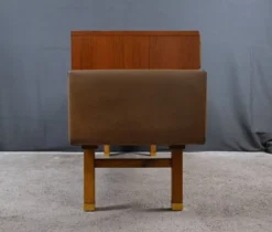 Coiffeuse en teck et nubuck, par R. Landault – 1970