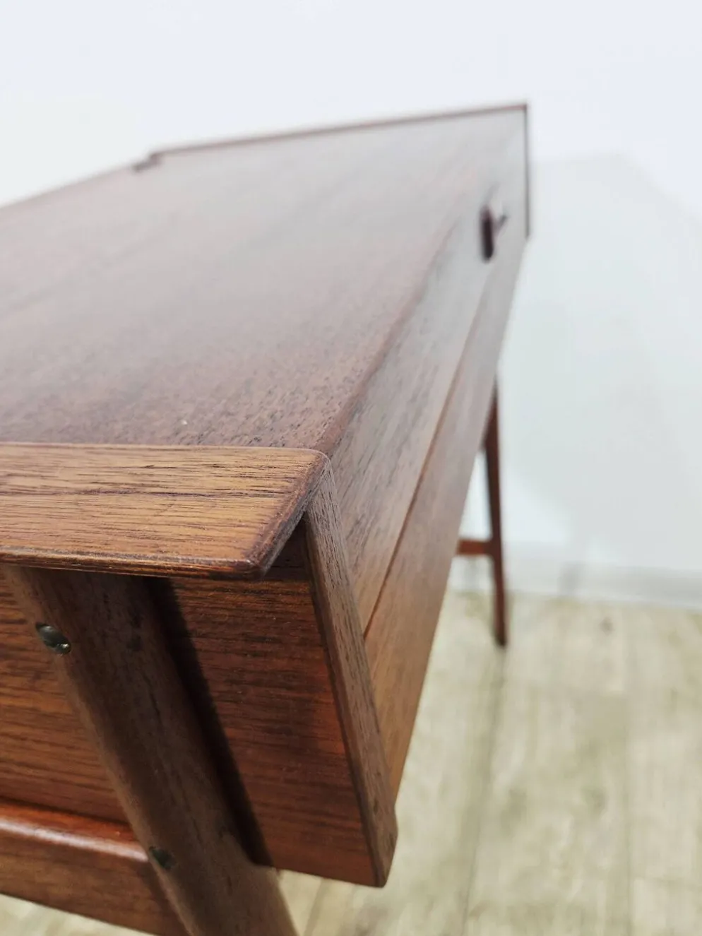 Coiffeuse en teck scandinave – Design danois des années 1960.