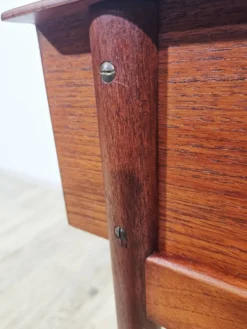 Coiffeuse en teck scandinave – Design danois des années 1960.