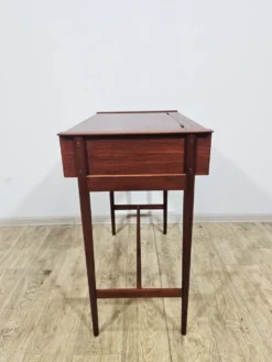 Coiffeuse en teck scandinave – Design danois des années 1960.
