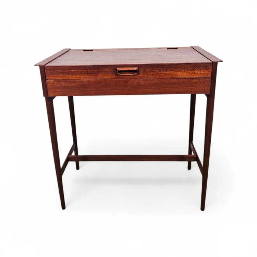 Coiffeuse en teck scandinave – Design danois des années 1960.
