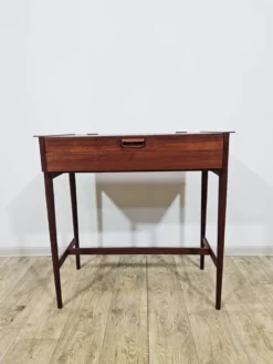 Coiffeuse en teck scandinave – Design danois des années 1960.
