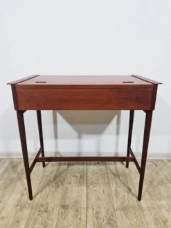 Coiffeuse en teck scandinave – Design danois des années 1960.