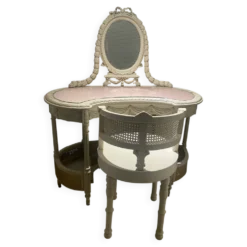 Coiffeuse et sa chaise en cannage de style Louis XVI