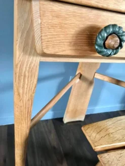 Coiffeuse et son siège par Guillerme et Chambron, Votre Maison