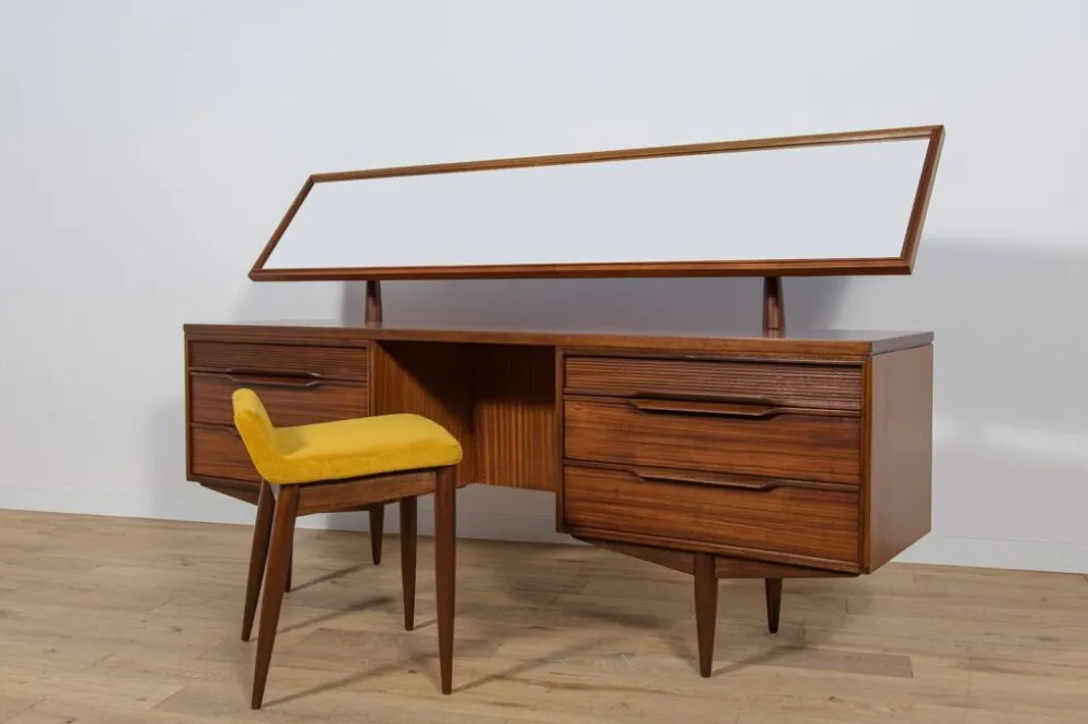 Coiffeuse et tabouret du milieu du siècle de White and Newton, Royaume-Uni,