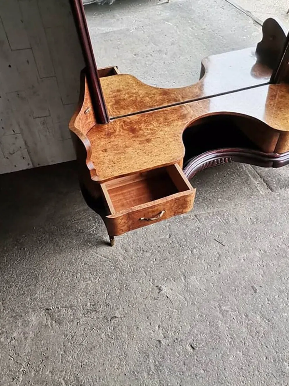 Coiffeuse italienne Mid-Century marron en bois et laiton avec grand miroir, années 1950