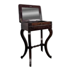 Coiffeuse Louis-Philippe en acajou à miroir relevable