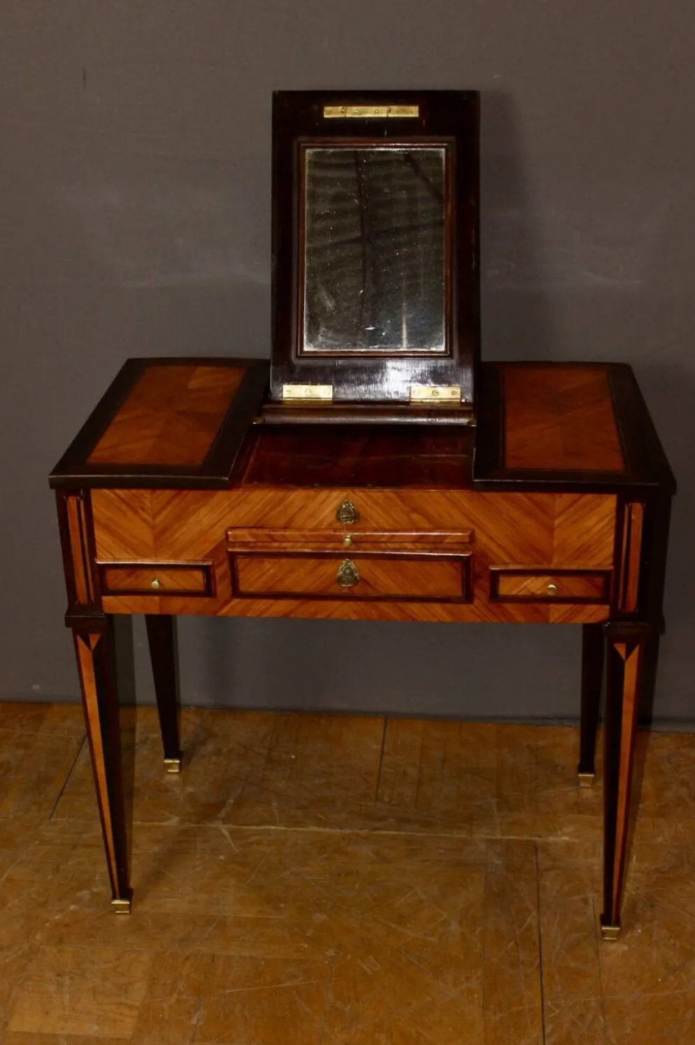 Coiffeuse Louis XVI en Marqueterie de Bois de Rose et Palissandre XVIIIe