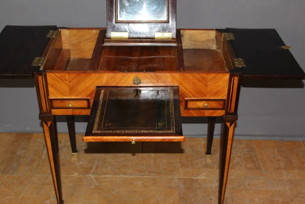 Coiffeuse Louis XVI en Marqueterie de Bois de Rose et Palissandre XVIIIe