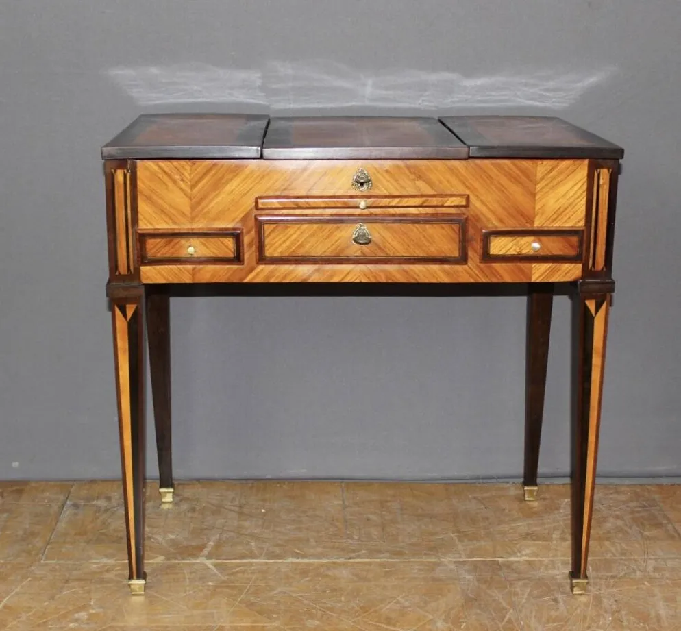 Coiffeuse Louis XVI en Marqueterie de Bois de Rose et Palissandre XVIIIe