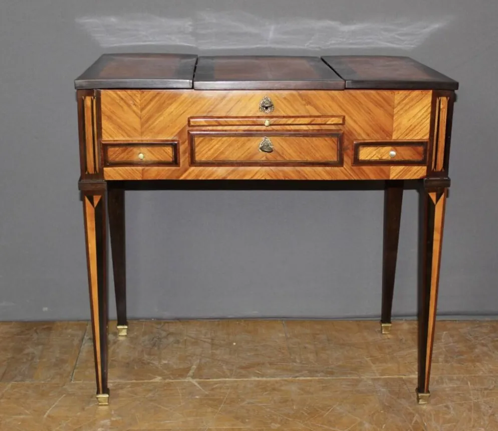 Coiffeuse Louis XVI en Marqueterie de Bois de Rose et Palissandre XVIIIe
