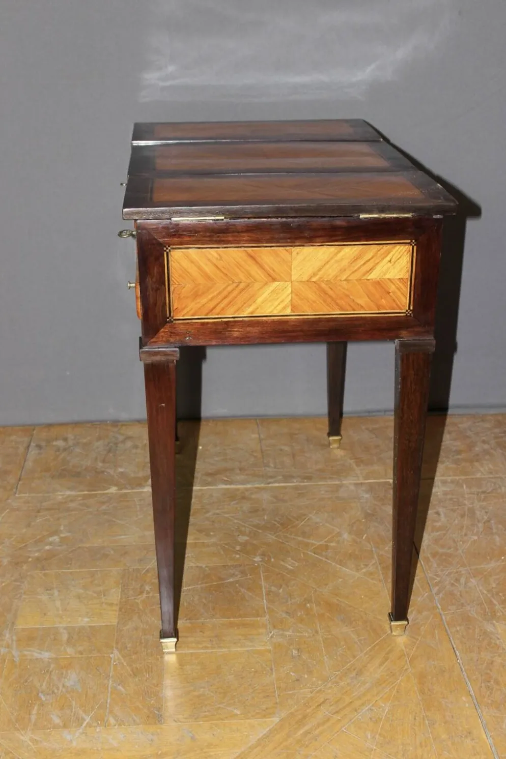 Coiffeuse Louis XVI en Marqueterie de Bois de Rose et Palissandre XVIIIe
