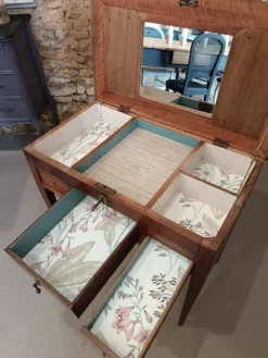 Coiffeuse louis xvi renovee et relookee