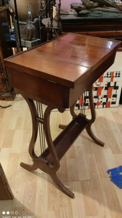 Coiffeuse lyre en acajou de Cuba massif d'époque Directoire