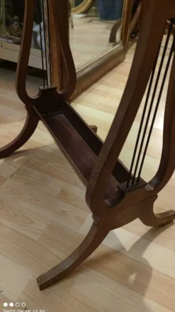 Coiffeuse lyre en acajou de Cuba massif d'époque Directoire