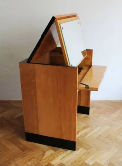 Coiffeuse moderniste avec miroir réglable, années 1950