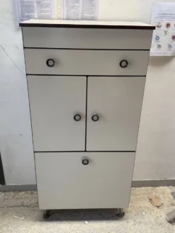 Coiffeuse moderniste vintage années 60 - modèle rare