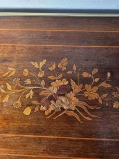 Coiffeuse Napoléon III en marqueterie en noyer et laiton du XIXè