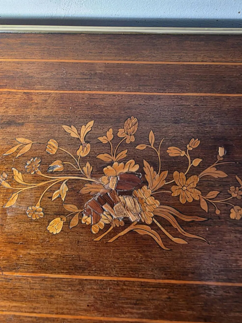 Coiffeuse Napoléon III en marqueterie en noyer et laiton du XIXè