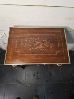 Coiffeuse Napoléon III en marqueterie en noyer et laiton du XIXè