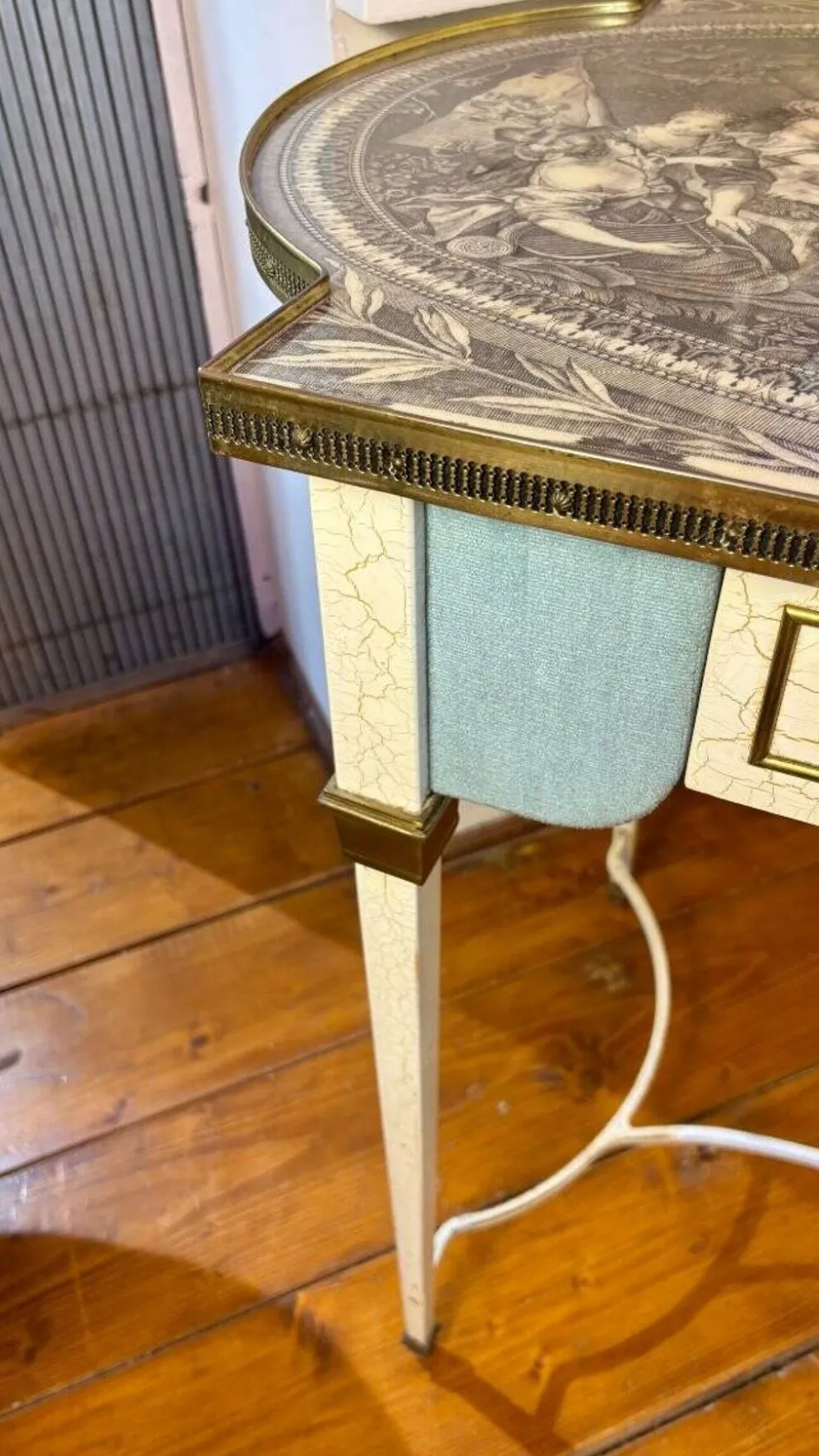Coiffeuse originale - plateau au motif Toile de Jouy