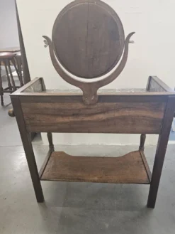 Coiffeuse 1900 ou meuble de toilette