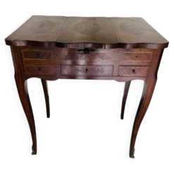coiffeuse (ou table d'accouchée / poudreuse) de style Louis XV.