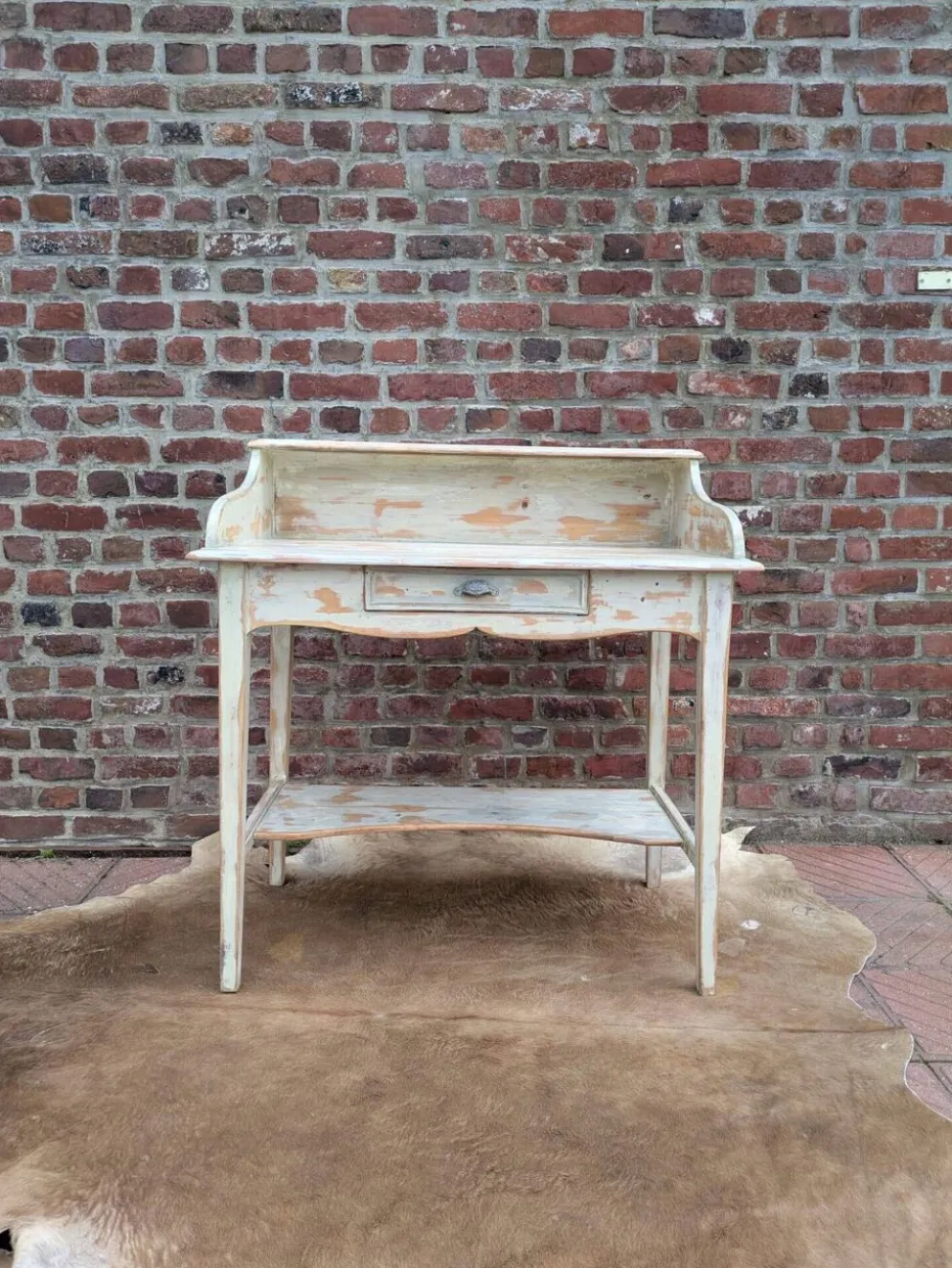 Coiffeuse patinée