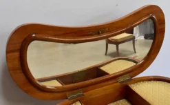 Coiffeuse rognon et sa chauffeuse en merisier – 1950