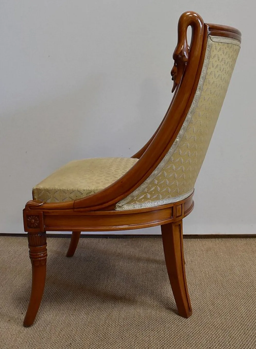 Coiffeuse rognon et sa chauffeuse en merisier – 1950