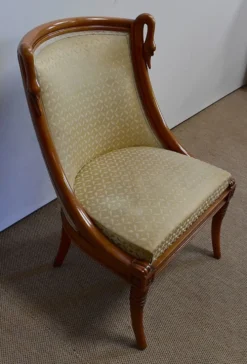 Coiffeuse rognon et sa chauffeuse en merisier – 1950
