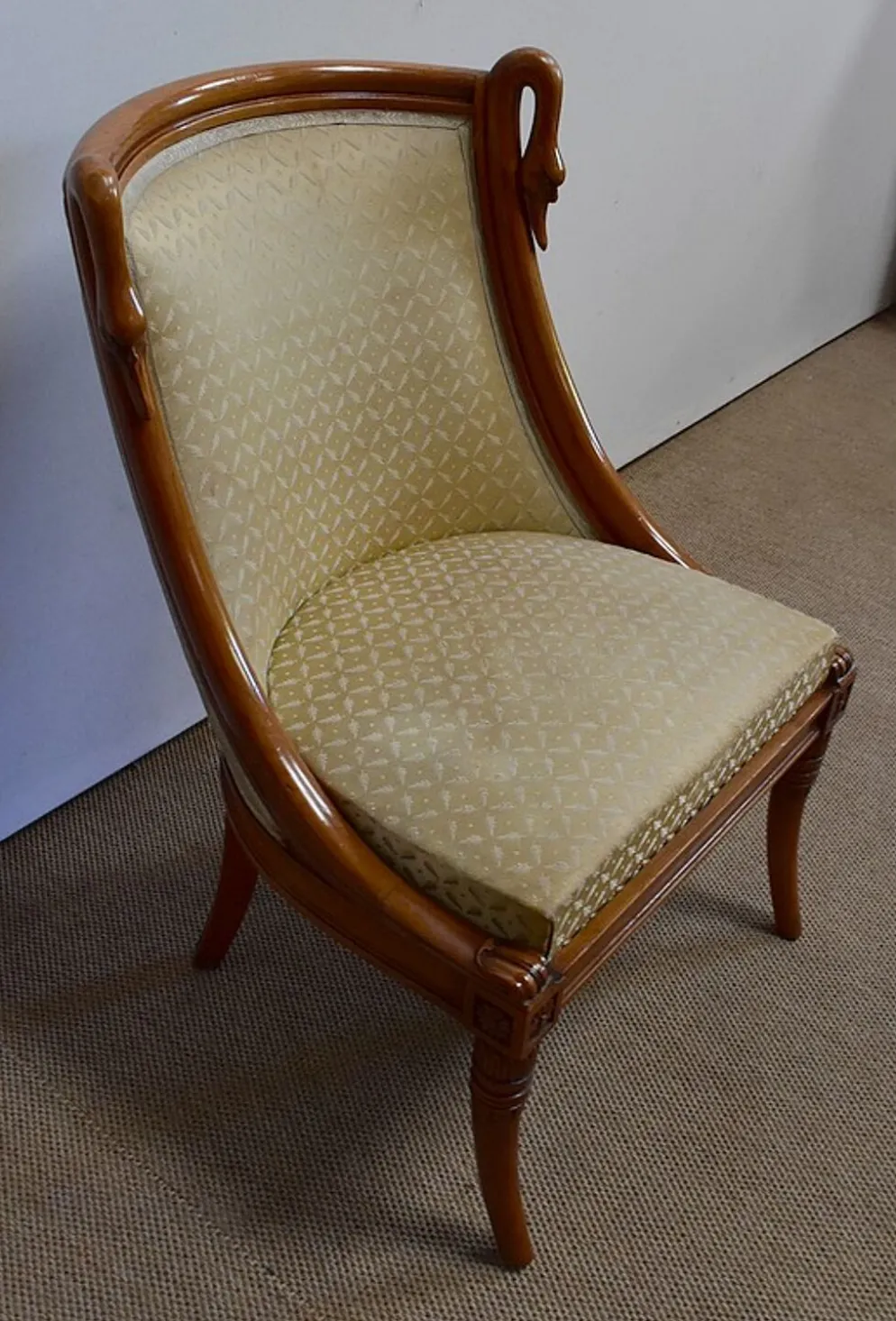 Coiffeuse rognon et sa chauffeuse en merisier – 1950