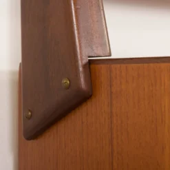 Coiffeuse scandinave des années 60 avec miroir réglable.