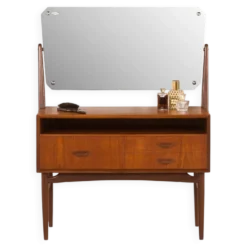 Coiffeuse scandinave des années 60 avec miroir réglable.