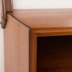 Coiffeuse scandinave des années 60 avec miroir réglable.