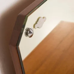 Coiffeuse scandinave des années 60 avec miroir réglable.