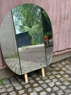 Coiffeuse scandinave en bois des années 50 avec miroir triptyque