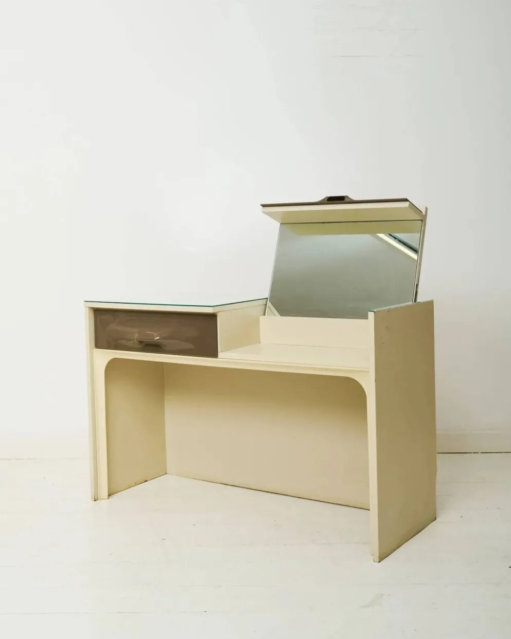 Coiffeuse série "DF-2000", Raymond Loewy, 1960