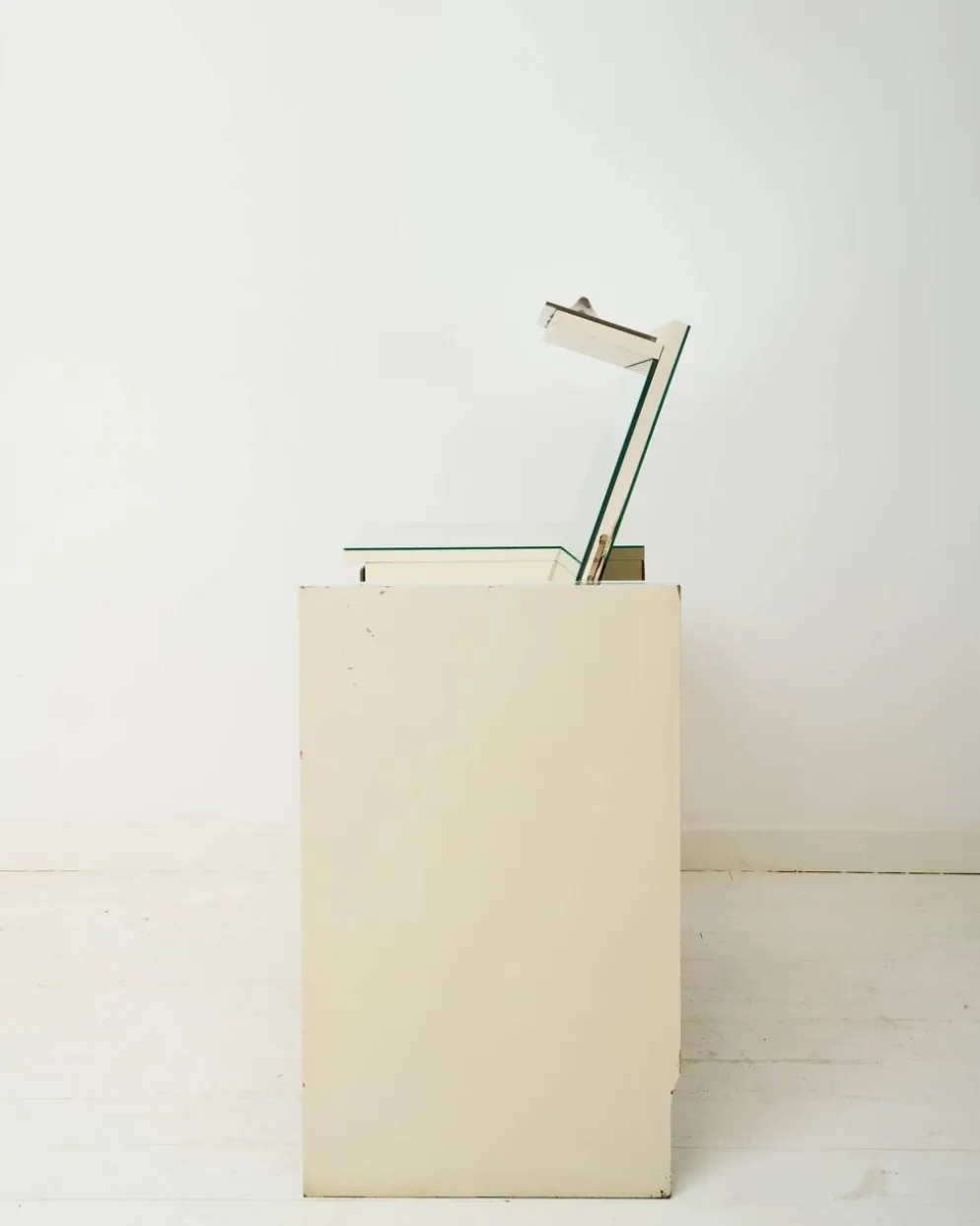 Coiffeuse série "DF-2000", Raymond Loewy, 1960
