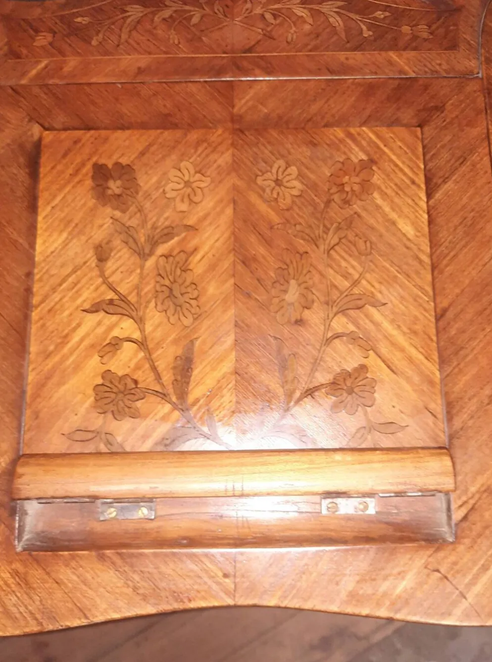 Coiffeuse style Louis XV formant table d accouchée