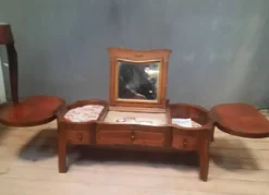 Coiffeuse style Louis XV formant table d accouchée