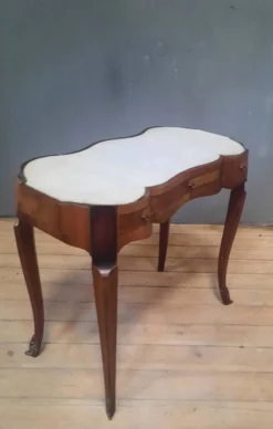 Coiffeuse style Louis XV formant table d accouchée